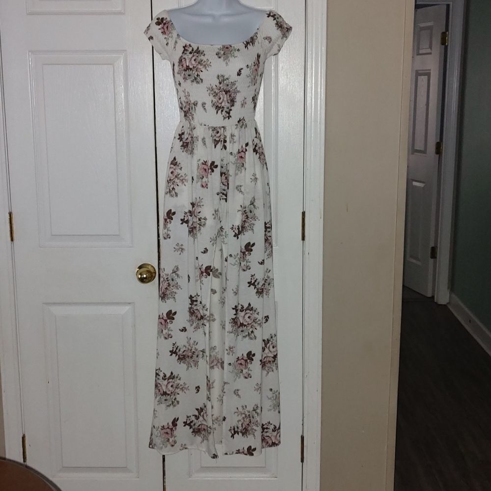 Bongo floral print  smocked short off the shoulder dress  Sz  M